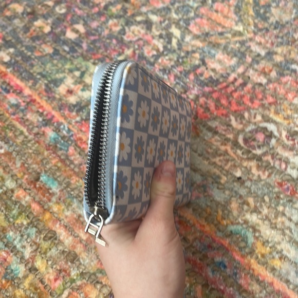 NWOT - Picture 2 of 3